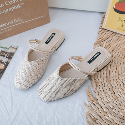 Papuci de dama inchisi cu element metalic