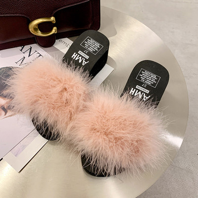 Sieviešu čības ar dūnu rotājumu