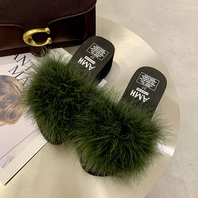 Sieviešu čības ar dūnu rotājumu