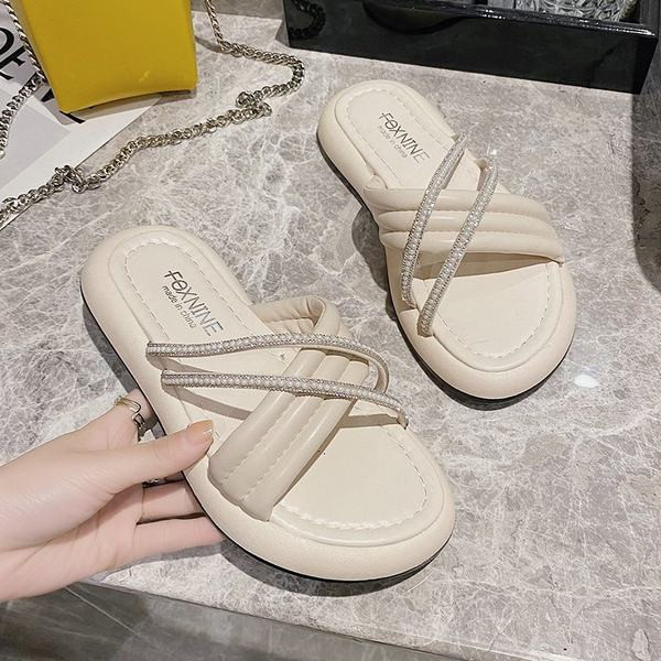 Model nou de papuci de dama din imitatie de piele in doua culori