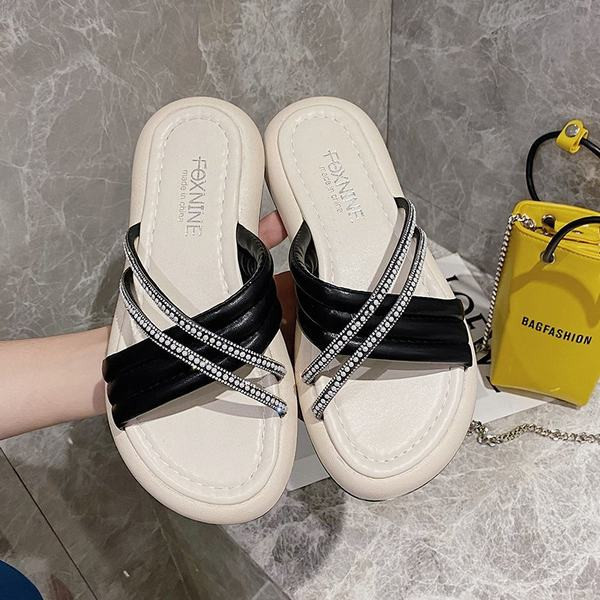 Model nou de papuci de dama din imitatie de piele in doua culori