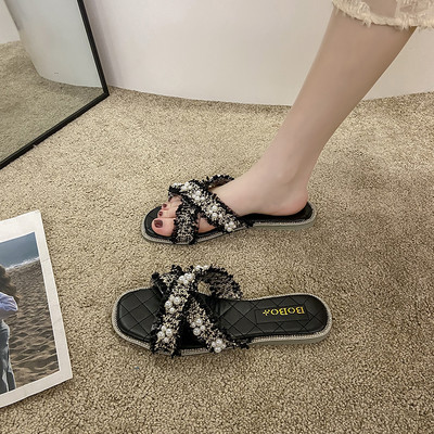 Ležerne ženske papuče s biserima i ukrasnim kamenčićima