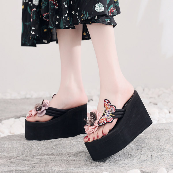 Ženske papuče s platformom od 11 cm i 3D dekoracijom