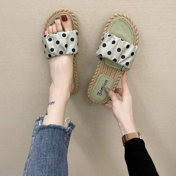 Ikdienas sieviešu čības ar punktiem - divu krāsu