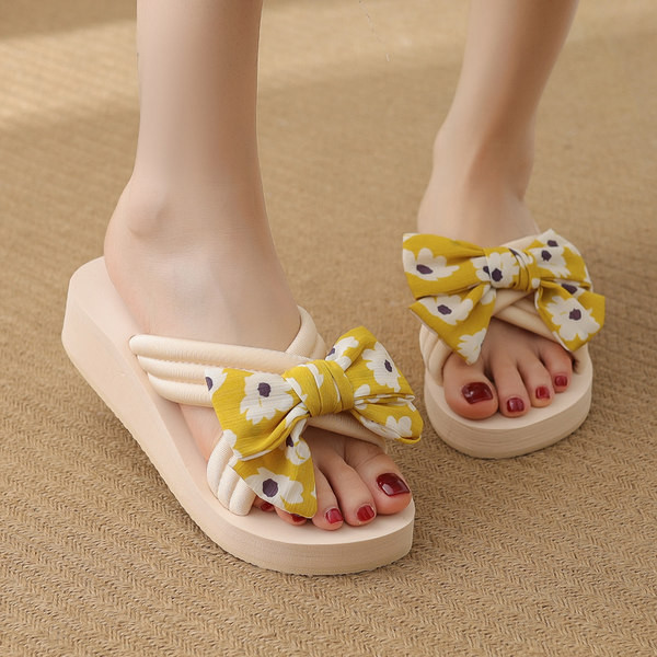 Γυναικείες casual παντόφλες με κορδέλα και πλατφόρμα 4 cm