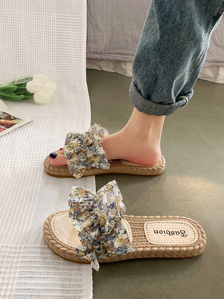 Model nou de papuci casual dama cu model floral si talpa plata in mai multe culori