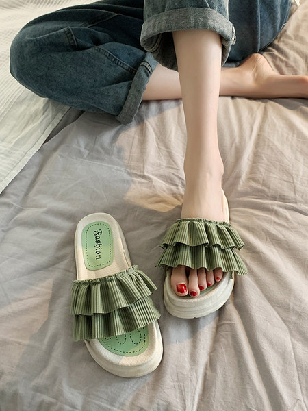 Ikdienas sieviešu čības ar cirtām vairākās krāsās