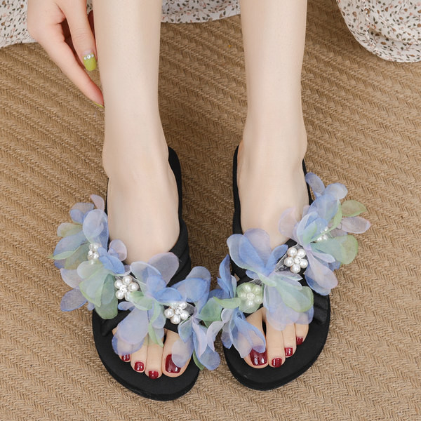 Νέο μοντέλο γυναικείες παντόφλες με τρισδιάστατα λουλούδια σε τρία χρώματα