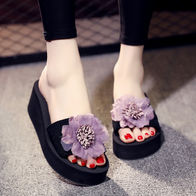 Papuci de dama cu decor floral si talpa de 6 cm