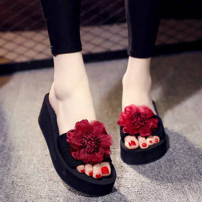 Papuci de dama cu decor floral si talpa de 6 cm