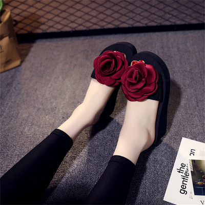 Papuci dama cu talpa de 6 cm si decor trandafiri