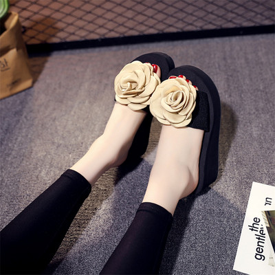 Papuci dama cu talpa de 6 cm si decor trandafiri