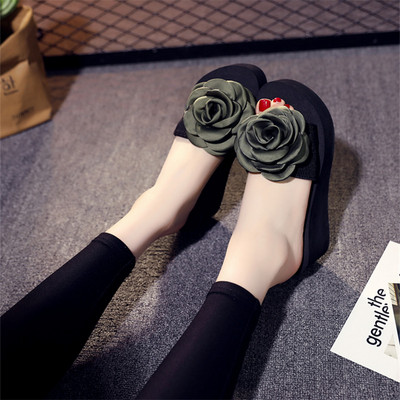 Papuci dama cu talpa de 6 cm si decor trandafiri