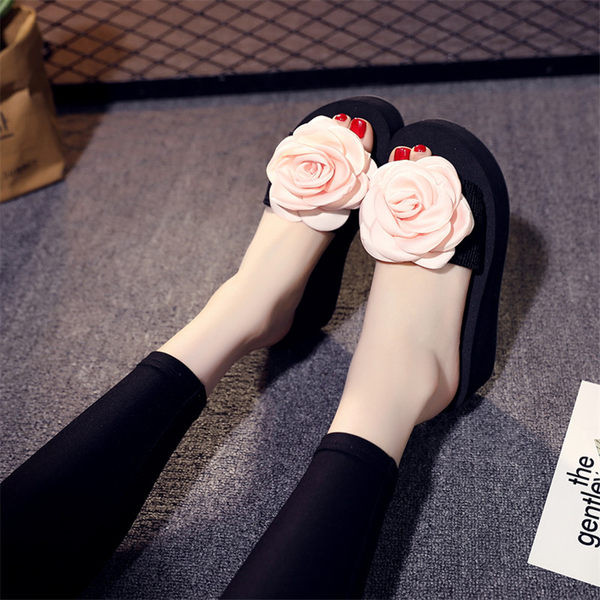 Papuci dama cu talpa de 6 cm si decor trandafiri