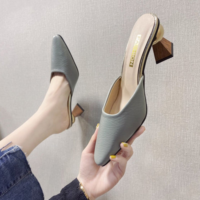 Papuci de damă cu toc jos ascuțit și cu toc jos