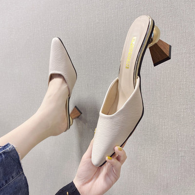 Papuci de damă cu toc jos ascuțit și cu toc jos