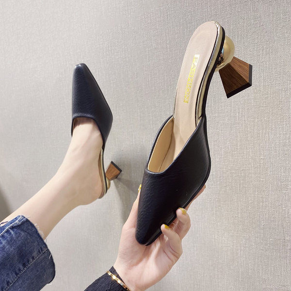 Papuci de damă cu toc jos ascuțit și cu toc jos