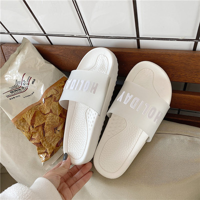 Νέο μοντέλο γυναικείες παντόφλες με τρισδιάστατη επιγραφή