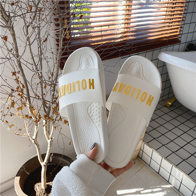 Νέο μοντέλο γυναικείες παντόφλες με τρισδιάστατη επιγραφή