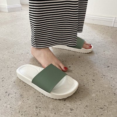 Νέο μοντέλο γυναικείες παντόφλες με τρισδιάστατη επιγραφή