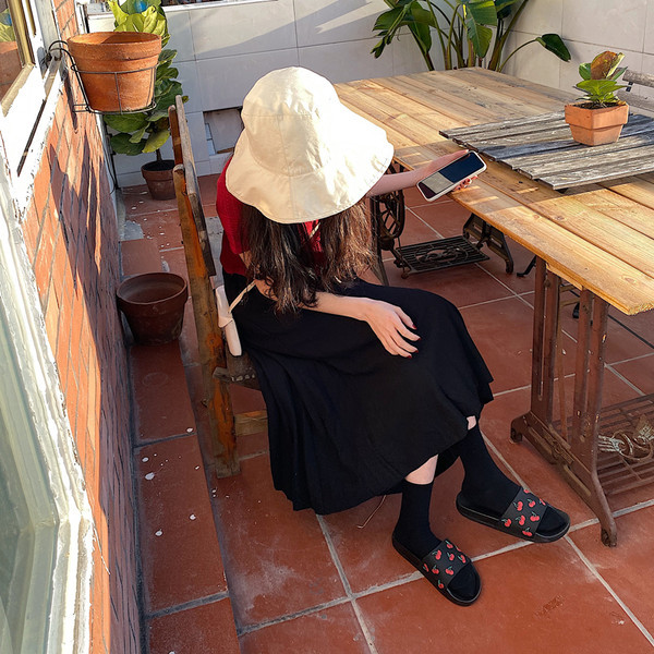 Model nou de vara, papuci de dama alb-negru cu aplicatie 3D