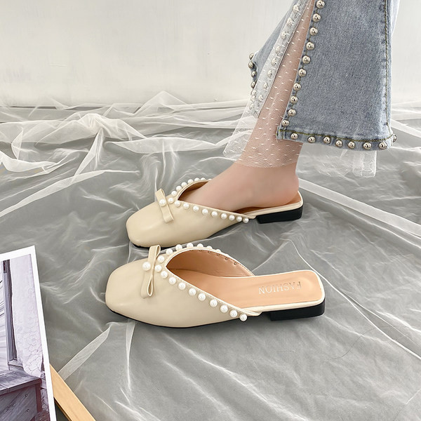 Sieviešu kvadrātveida čības ar lenti un pērlēm