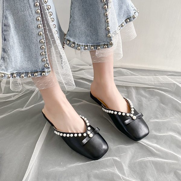 Sieviešu kvadrātveida čības ar lenti un pērlēm