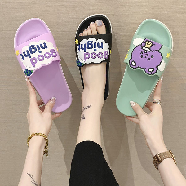 Model nou de șlapi cu aplicație colorată