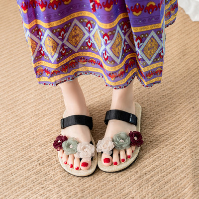 Γυναικείες καθημερινές παντόφλες με λουλούδια 3D