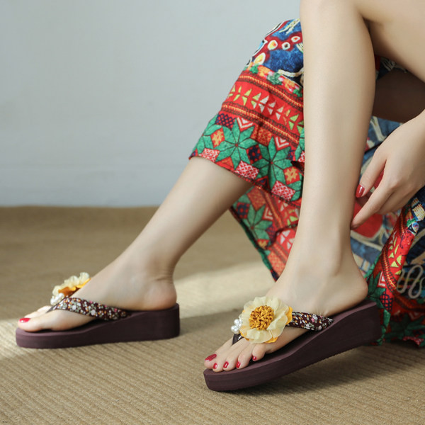 Papuci de damă cu floare 3D și platformă