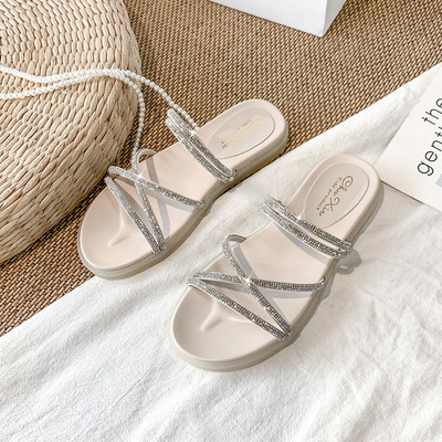 Νέο μοντέλο καλοκαιρινά παντόφες με λεπτούς ιμάντες και γυαλιστερή επίδραση