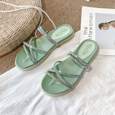 Νέο μοντέλο καλοκαιρινά παντόφες με λεπτούς ιμάντες και γυαλιστερή επίδραση