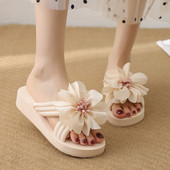 Παντόφλες σύγχρονές γυναικείες με τρισδιάστατο λουλούδι