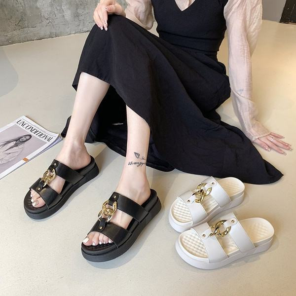 Papuci de dama din imitatie de piele cu decor metalic in doua culori