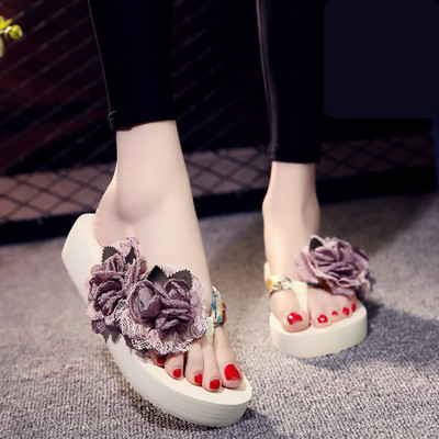 Papuci de dama intre degete cu flori de satin