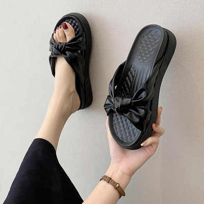 Sieviešu čības divās krāsās ar lentīti un plakanu zoli