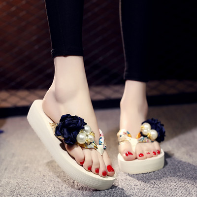 Γυναικείες παντόφλες για το καλοκαίρι με λουλούδια - διάφορα μοντέλα