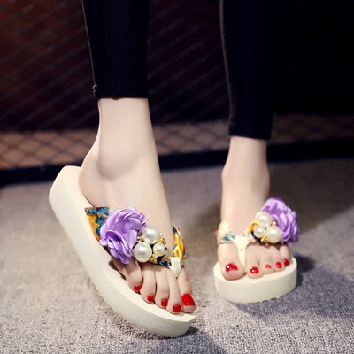 Γυναικείες παντόφλες για το καλοκαίρι με λουλούδια - διάφορα μοντέλα