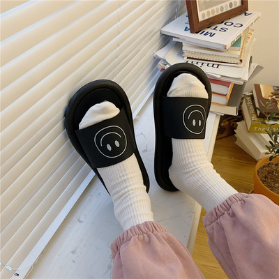 Papuci casual dama cu talpa plate si aplicatii diverse