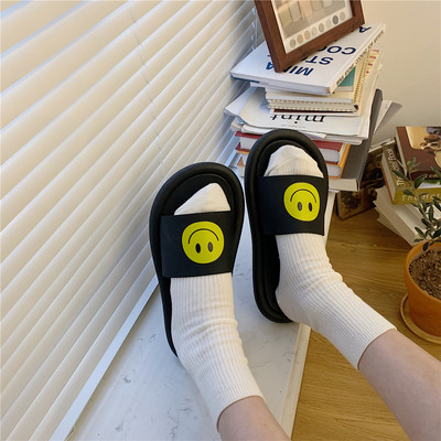 Papuci casual dama cu talpa plate si aplicatii diverse