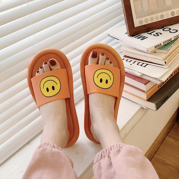 Papuci casual dama cu talpa plate si aplicatii diverse