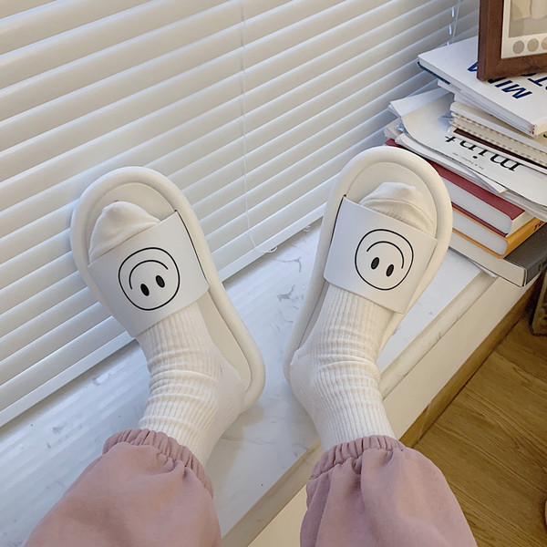 Papuci casual dama cu talpa plate si aplicatii diverse