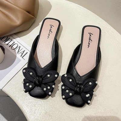 Naiste kinnised paela ja pärlitega sussid