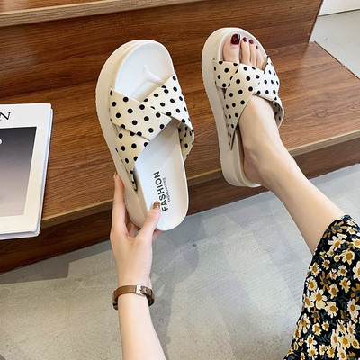 Papuci dama cu puncte in doua culori