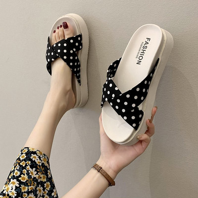 Papuci dama cu puncte in doua culori