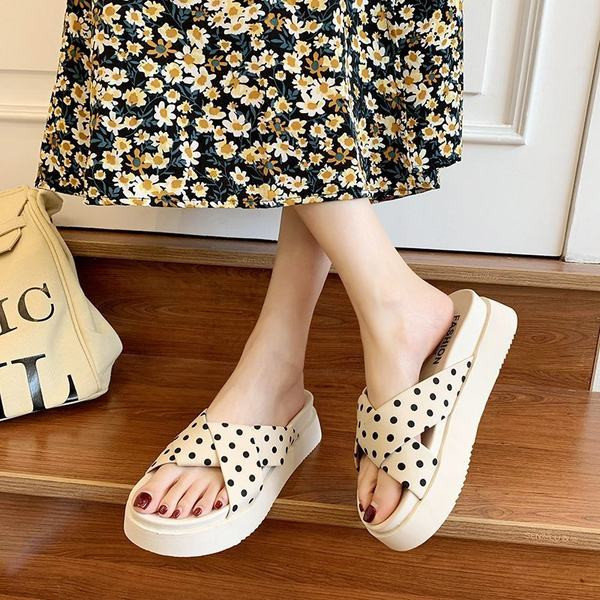 Papuci dama cu puncte in doua culori