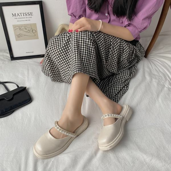 Papuci de dama din imitatie de piele cu perle in trei culori