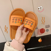 Άνετες γυναικείες παντόφλες σε διάφορα χρώματα με διαφορετικές εφαρμογές