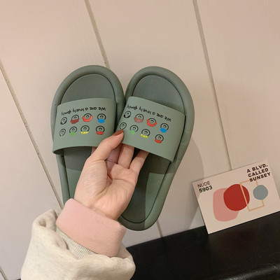 Άνετες γυναικείες παντόφλες σε διάφορα χρώματα με διαφορετικές εφαρμογές