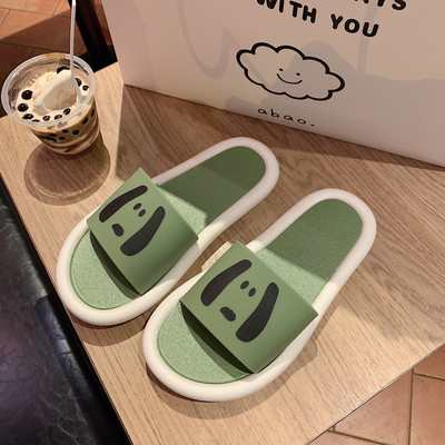 Άνετες γυναικείες παντόφλες σε διάφορα χρώματα με διαφορετικές εφαρμογές